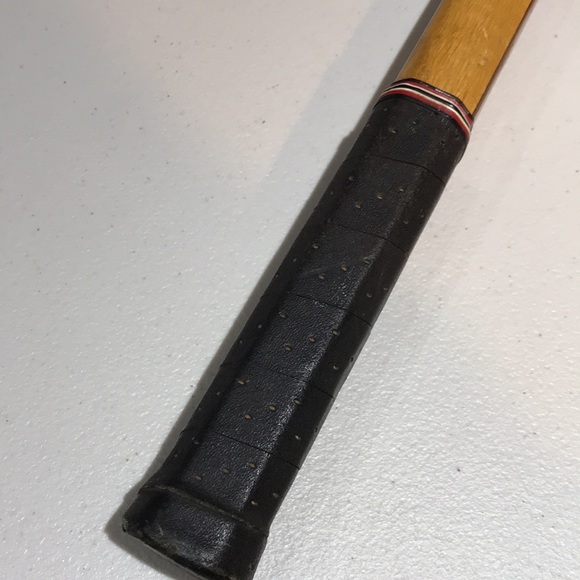 Antique Cortland Commander Wooden Tennis Racket - Picture 3 of 10